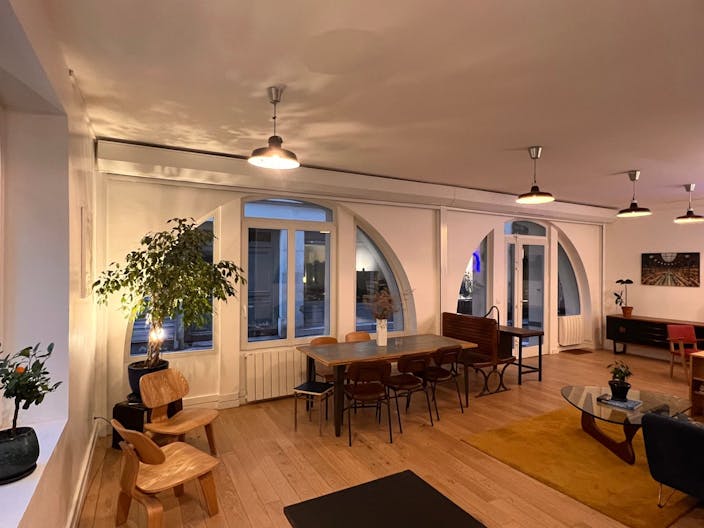 Jolie boutique avec deco soign�e et mobilier sympa a louer - Image 0