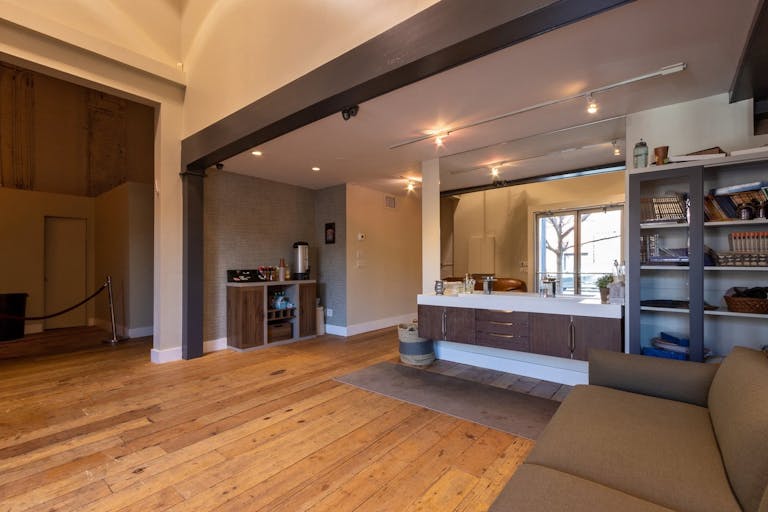 Chic, open loft for film shoots and events! - Image 2