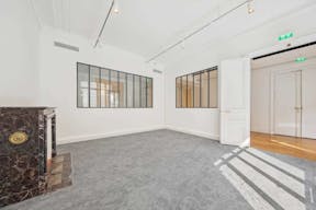 Beautiful Haussmannien Showroom Fashion Week - Image 11