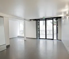 Creative Le Marais Retail Space - Image 24