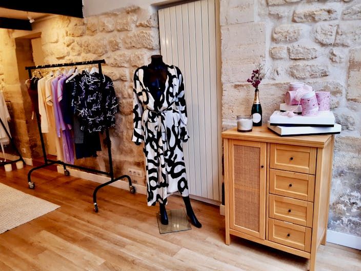 Gallery Atelier Showroom & Boutique • Pretty Chic Versatile Design • Rue Meslay - Haut Marais - Image 3