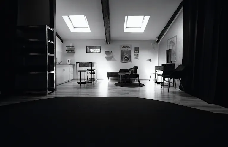 Studio Photo & Vidéo Pro 35m² – Lumière Naturelle dans Corps de Ferme | Cesson-Sévigné (Rennes) - Image 1