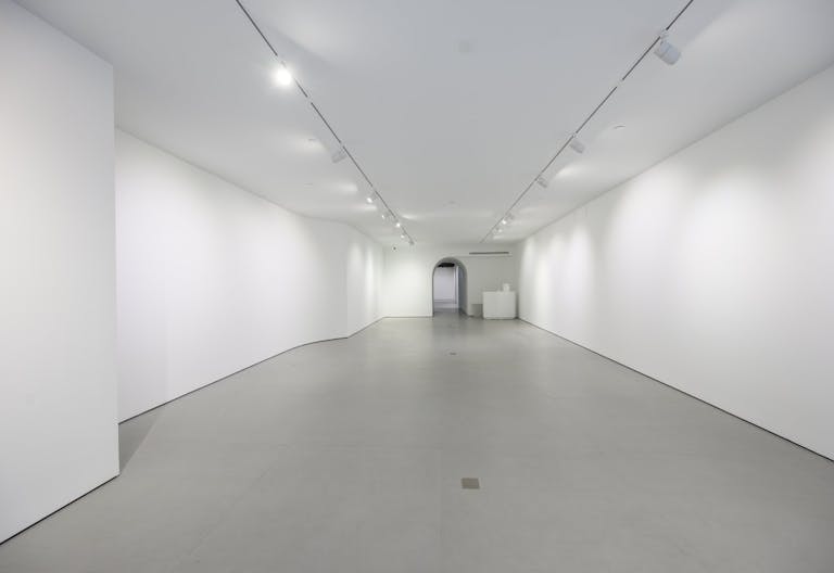 A sun-drenched, spacious storefront nestled in the heart of Midtown Manhattan. - Image 4