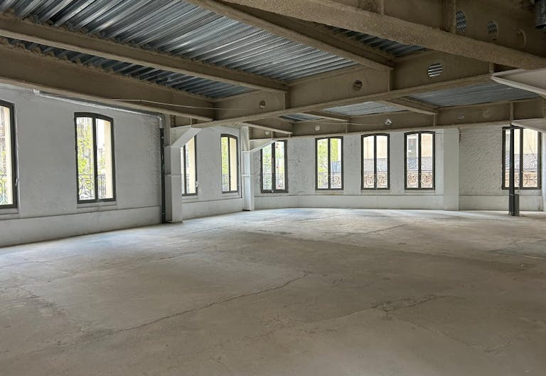 Unique space Boulevard haussmann Paris - Image 1