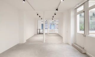 A Bright and Versatile Gallery in the Heart of Le Marais - Image 5