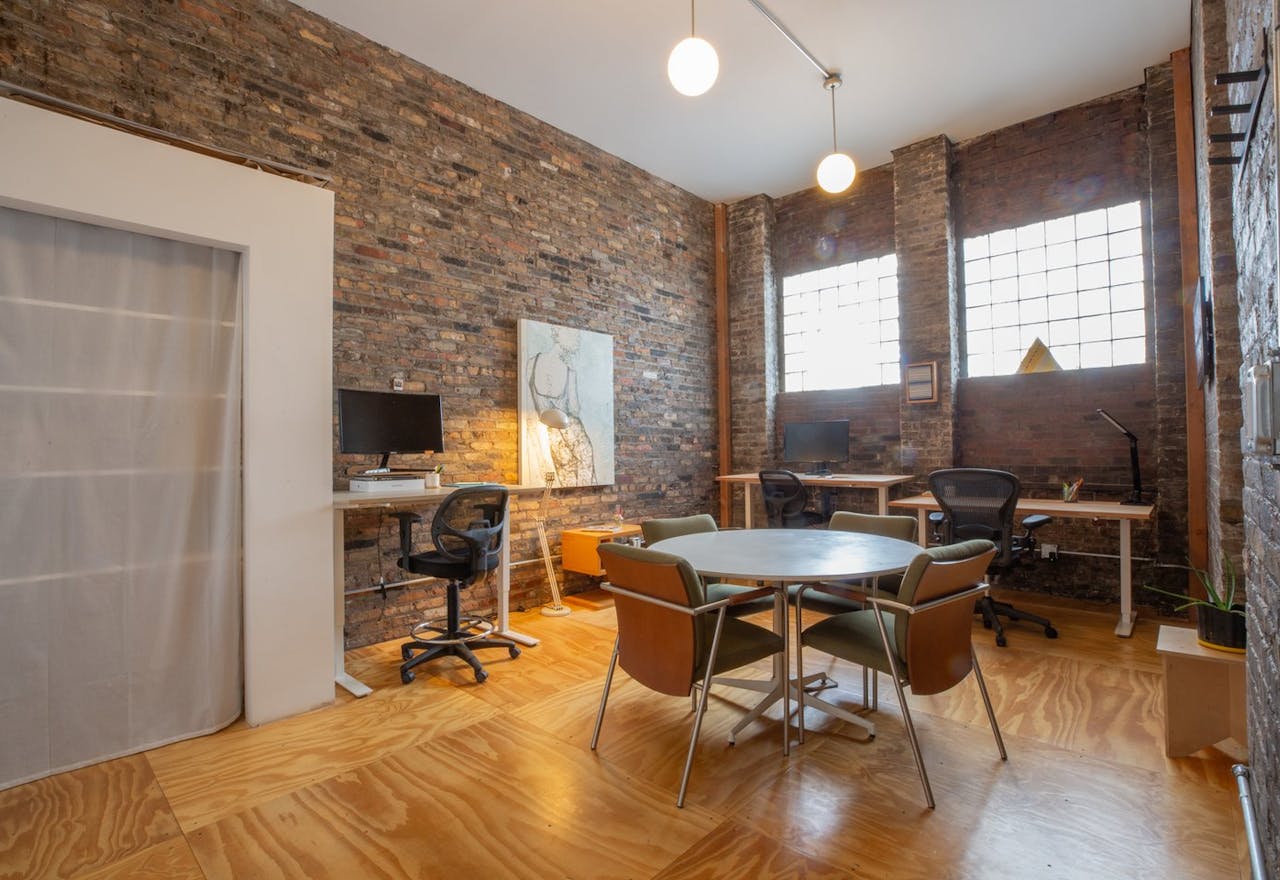 Private Office in Creative, Industrial Loft - Image 1