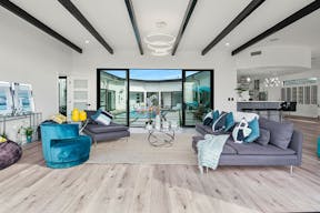 Super Mansion with Los Angeles 360 Views - Image 25