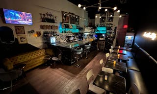 Intimate Williamsburg Cafe & Bar Social House - Image 3