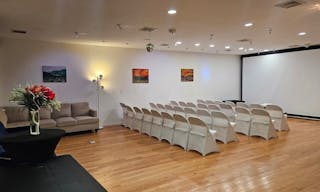 Entire Floor in SOHO with 2 extra rooms! - Image 51