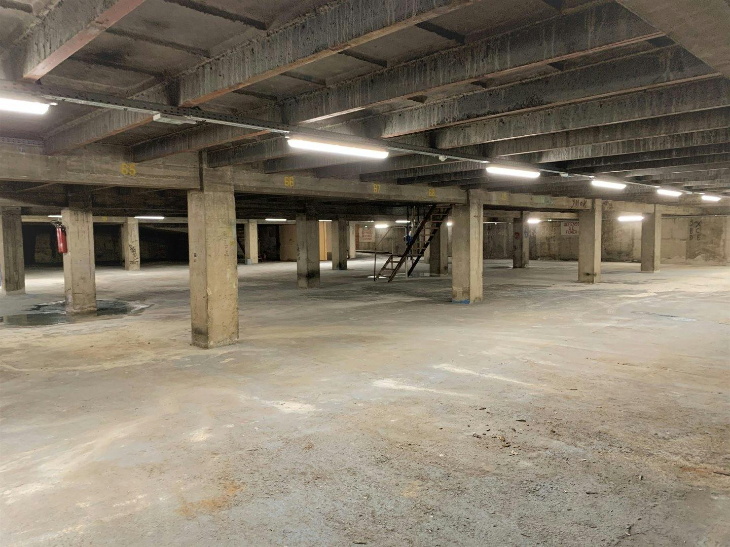 Large Event Garage in the 19th Arrondissement of Paris