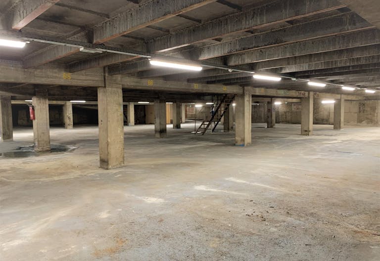 Event vocation garage - Paris 19 - Image 1