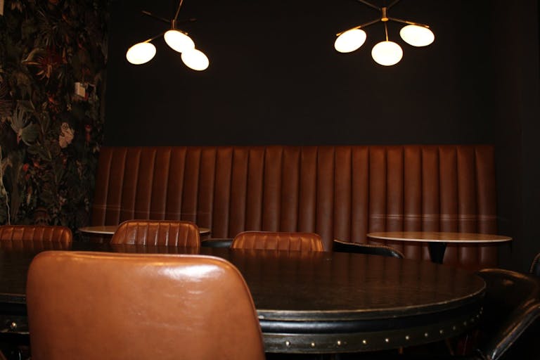 Moody Speak Easy - Image 4