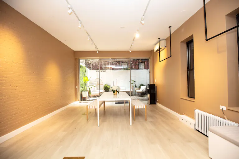 Fashion Space Pop Up Store - Image 0