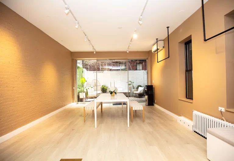 Fashion Space Pop Up Store - Image 0