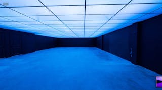 Large Blackout Studio with RGB Ceiling & car access - Image 8