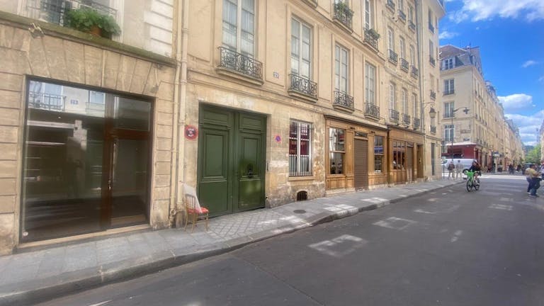 AU COEUR DE L'ILE SAINT LOUIS - Image 0