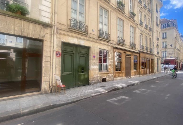 AU COEUR DE L'ILE SAINT LOUIS - Image 0