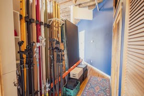 Unique Industrial Loft/ Photo Studio w/ amazing Kitchen & Bathroom - Image 10