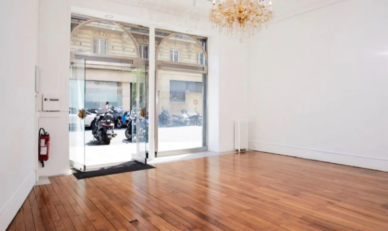 Beautiful Pop-up shop - Image 2