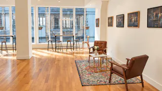 Studio photo dans des décors de cinéma avec salle de réception - Image 3