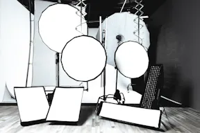 Photography Studio - Fully Equipped and Managed With Cyclorama Wall - Image 3