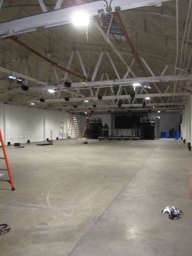 Large Industrial Warehouse Space Multiuse - Image 0