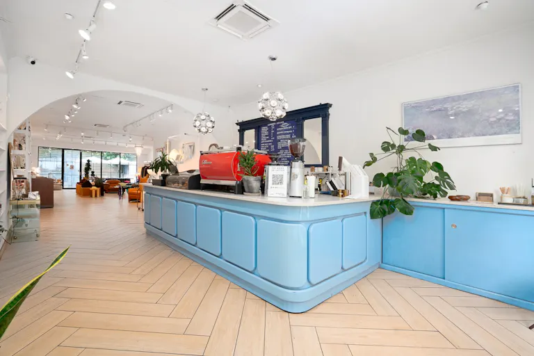 Fashion Pop-up store/Front Store/ Design & Artist Loft in Prime Williamsburg - Image 3