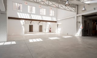 Showroom Boutique in Canal Saint Martin - Image 1