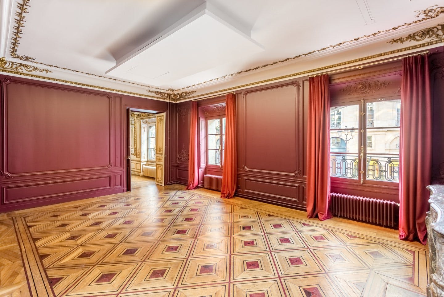 Unique 190 sqm Showroom near Place de la Concorde, Paris