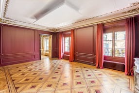 Unique Showroom at Place de la Concorde - Image 8