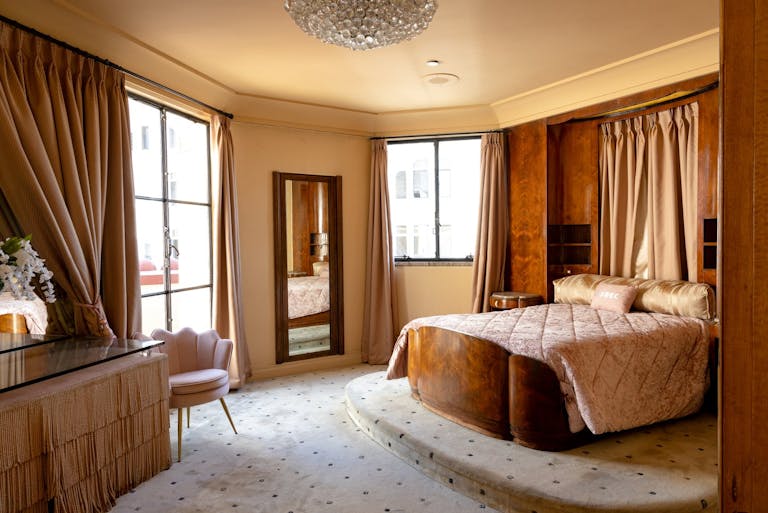 Art Deco Penthouse and Rooftop Event Deck - Image 4