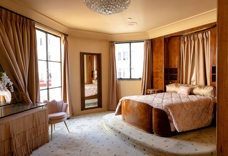 Art Deco Penthouse and Rooftop Event Deck - Image 4