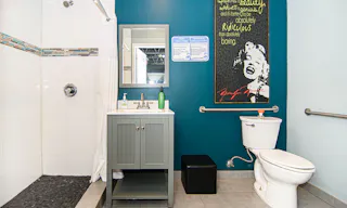 Huge Private Outdoor Space with graffiti & lots of color & character available for many uses - Image 0