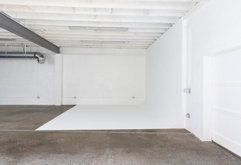 Studio in Los Angeles - Image 2