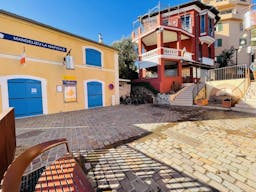 Galerie / Espace bureau / reception / co-working/ tout confort / village en bord de mer / 10 minutes Cannes - Image 2