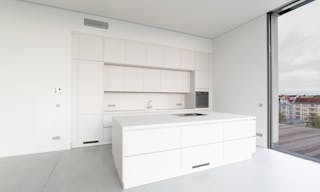 Soiree Rooftop with Skyline View - Image 5