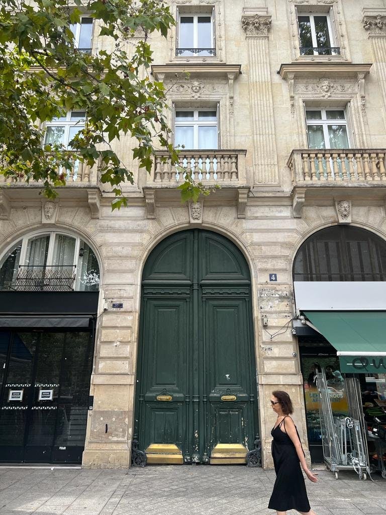 74 sqm Multipurpose Office Apartment at 4 Place Saint-Michel