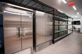 Elegant SoHo Storefront with All Glass Front - Image 9