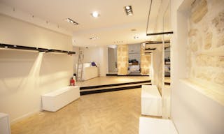 Pop-Up Store in Le Marais Saint-Paul - Image 5