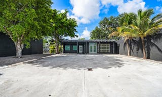 SHOWROOM GALLERY IN WYNWOOD/MIDTOWN - Image 5