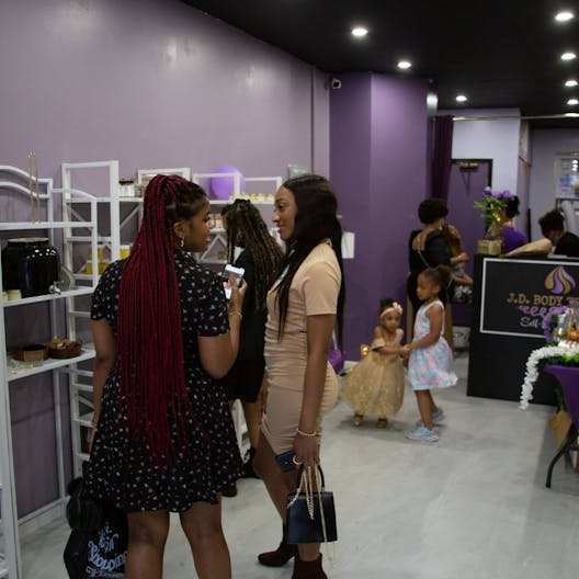 Luxurious Urban Atelier - Image 4