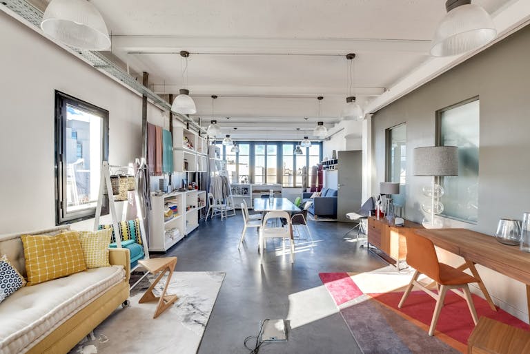 Showroom/ Rooftop - Une adresse confidentielle Design, Chic au c?ur d'un quartier anim� - Image 2