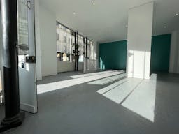 Boutique Canal Saint Martin - Image 2