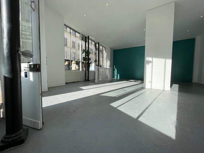 Boutique Canal Saint Martin - Image 2