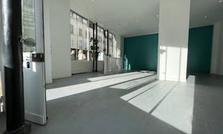 Boutique Canal Saint Martin - Image 2