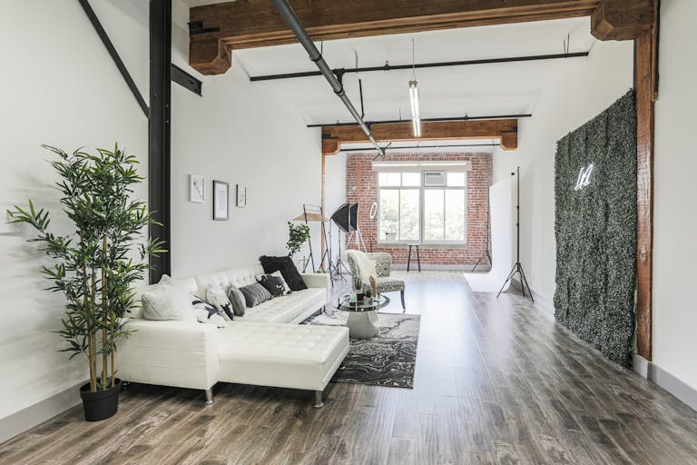 Urban DTLA Studio with Skyline View and Natural Light - Image 0