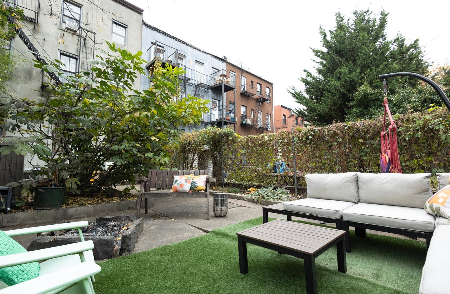 Colorful Spacious Garden Apartment in Red Hook, Brooklyn
