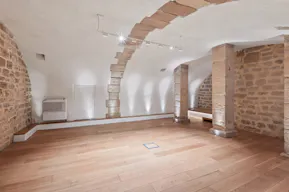 Élégante Galerie Éphémère à Paris - Image 7