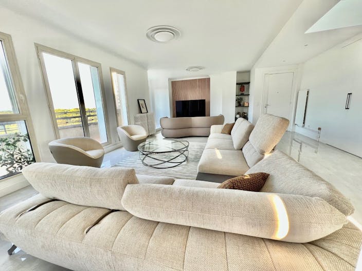 Showroom / Appartement avec vue sur la Fondation Louis Vuitton - Image 2