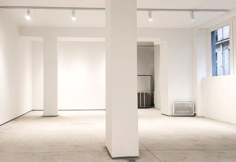 A Bright and Versatile Space in the Heart of Haut Marais - Image 3